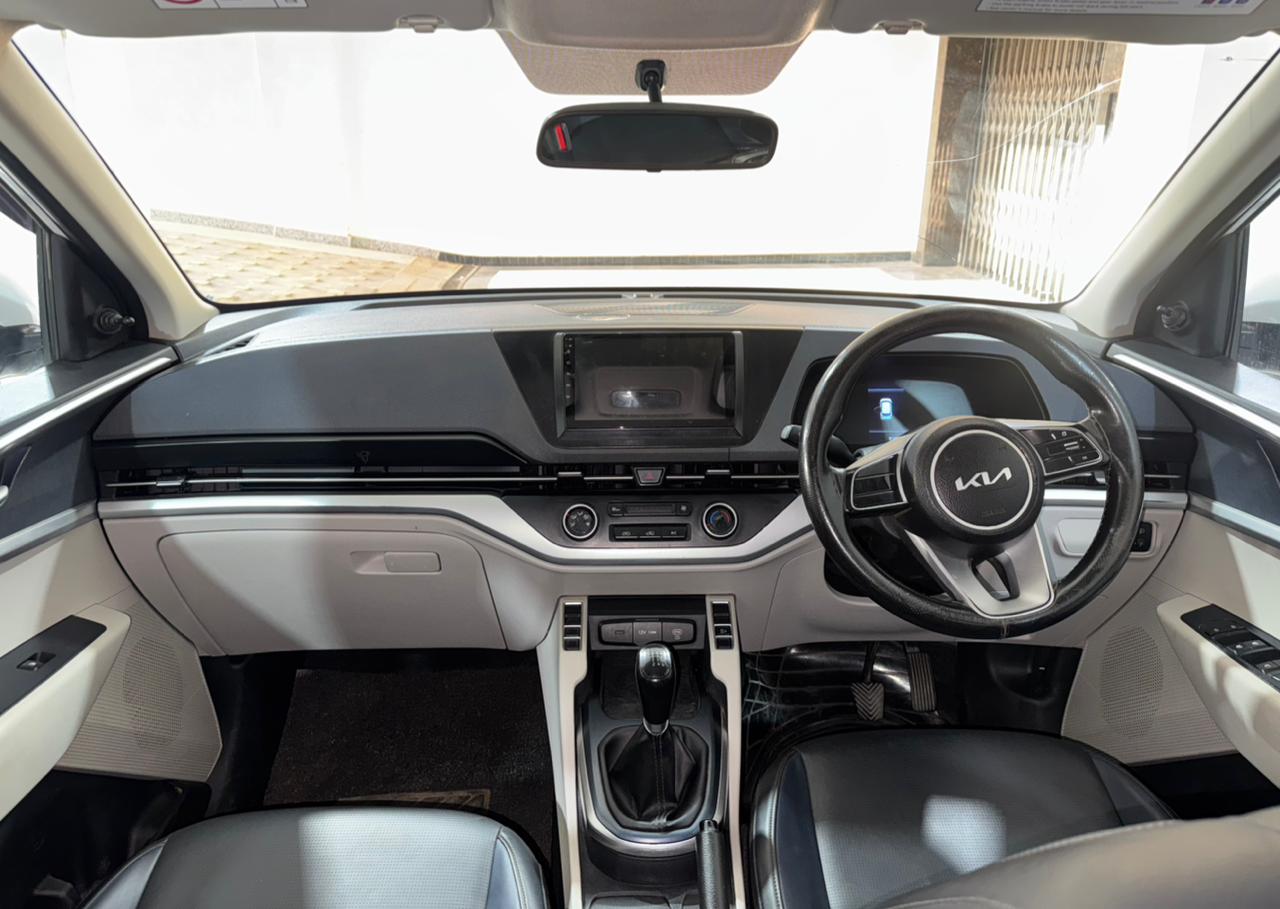 Kia Carens Prestige 2023